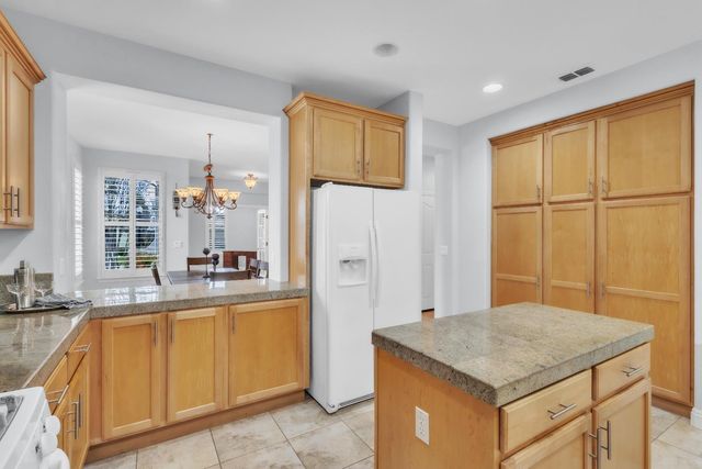 2260 Ryedale Ln, Sacramento, CA 95835