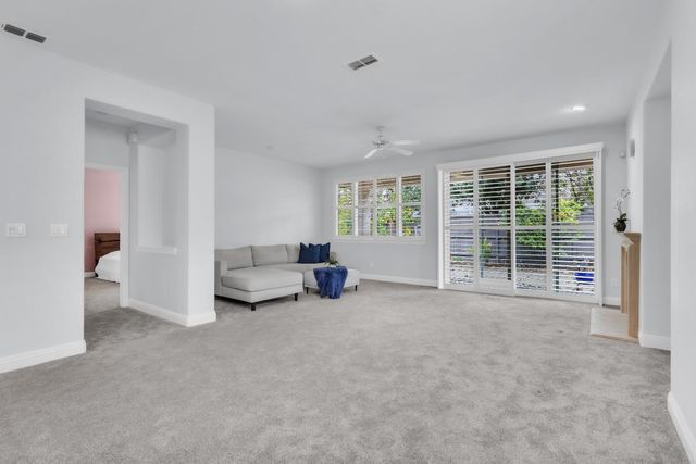 2260 Ryedale Ln, Sacramento, CA 95835