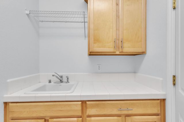 2260 Ryedale Ln, Sacramento, CA 95835