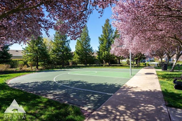 2260 Ryedale Ln, Sacramento, CA 95835