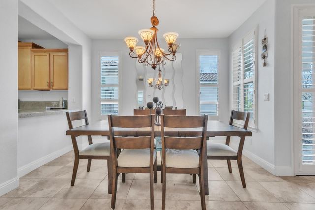 2260 Ryedale Ln, Sacramento, CA 95835