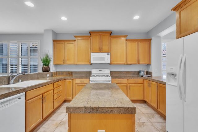 2260 Ryedale Ln, Sacramento, CA 95835