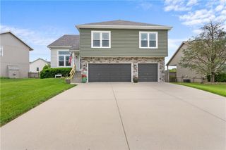 1834 White Tail Lane, Liberty, MO 64068