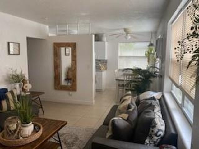 841 NE 40TH Street, Oakland Park, FL 33334