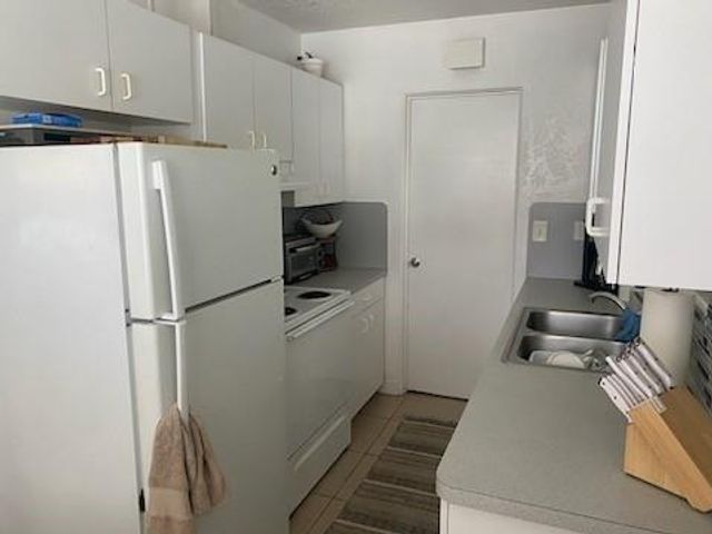 841 NE 40TH Street, Oakland Park, FL 33334