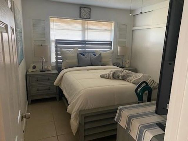 841 NE 40TH Street, Oakland Park, FL 33334