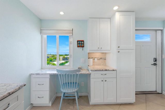 20 WHISPERING SANDS DRIVE 501, Sarasota, FL 34242