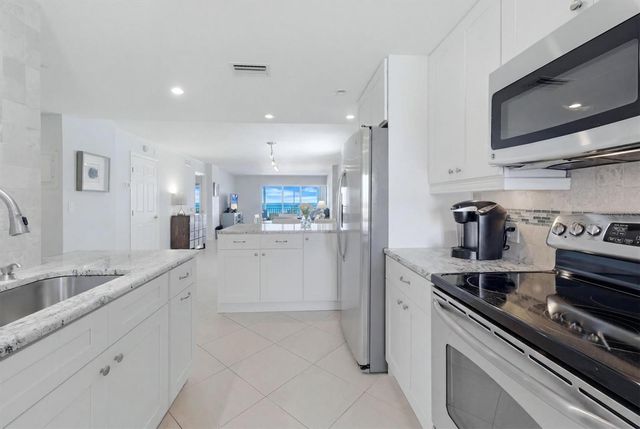 20 WHISPERING SANDS DRIVE 501, Sarasota, FL 34242