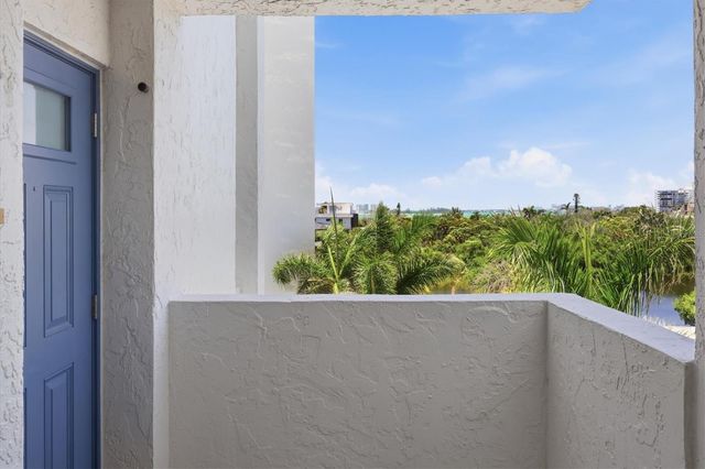 20 WHISPERING SANDS DRIVE 501, Sarasota, FL 34242