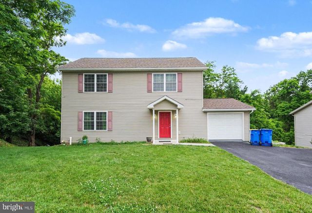 725 LINDENWOOD LN, Harrisburg, PA 17113