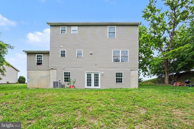 725 LINDENWOOD LN, Harrisburg, PA 17113