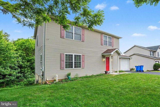 725 LINDENWOOD LN, Harrisburg, PA 17113
