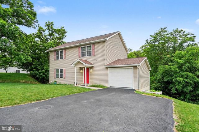 725 LINDENWOOD LN, Harrisburg, PA 17113