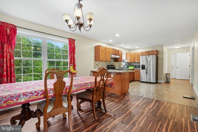 725 LINDENWOOD LN, Harrisburg, PA 17113