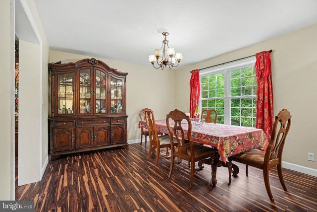 725 LINDENWOOD LN, Harrisburg, PA 17113