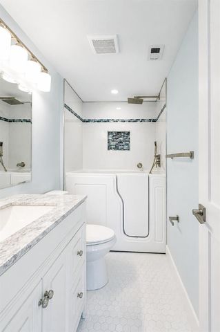 303 Knotty Pine Circle A-1, Greenacres, FL 33463