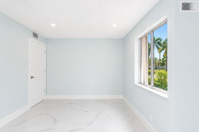 303 Knotty Pine Circle A-1, Greenacres, FL 33463