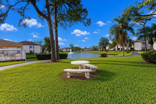 303 Knotty Pine Circle A-1, Greenacres, FL 33463