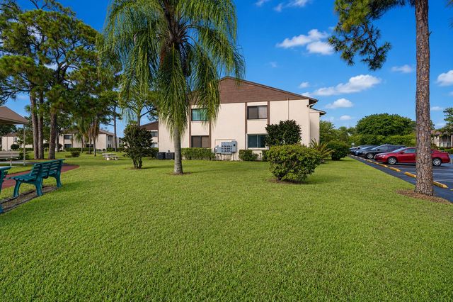 303 Knotty Pine Circle A-1, Greenacres, FL 33463