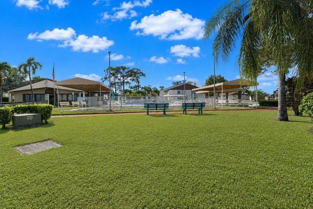 303 Knotty Pine Circle A-1, Greenacres, FL 33463