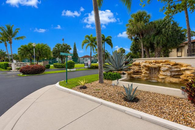 303 Knotty Pine Circle A-1, Greenacres, FL 33463