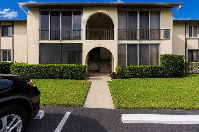 303 Knotty Pine Circle A-1, Greenacres, FL 33463