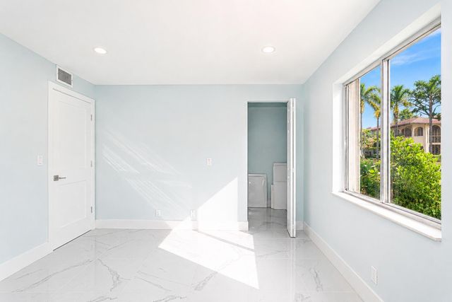 303 Knotty Pine Circle A-1, Greenacres, FL 33463