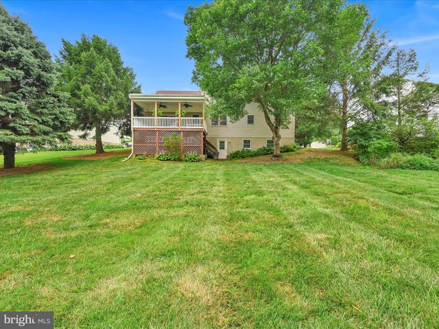 1020 FLAGSTONE CT, Lancaster, PA 17603