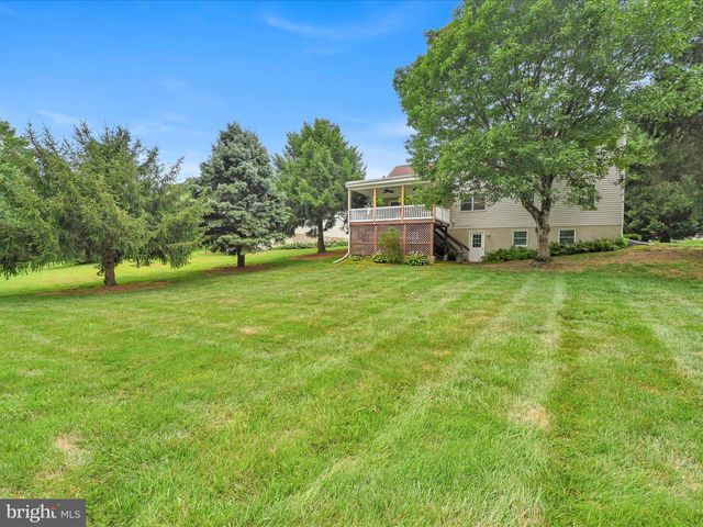 1020 FLAGSTONE CT, Lancaster, PA 17603