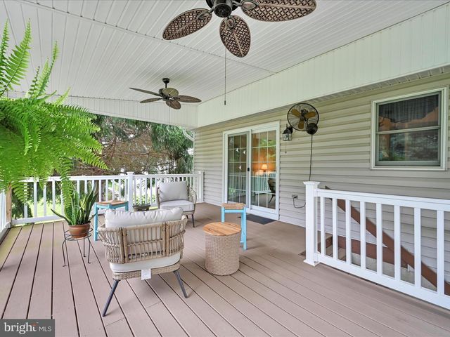1020 FLAGSTONE CT, Lancaster, PA 17603