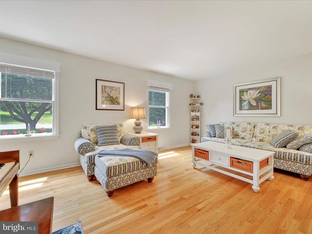 1020 FLAGSTONE CT, Lancaster, PA 17603