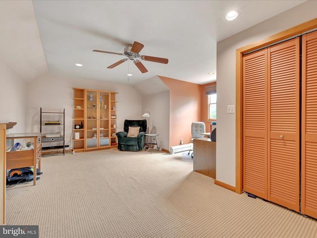 1020 FLAGSTONE CT, Lancaster, PA 17603