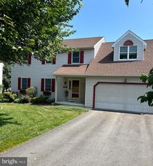1020 FLAGSTONE CT, Lancaster, PA 17603