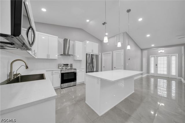 538 Whispering Wind BEND, Lehigh Acres, FL 33974