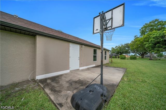 538 Whispering Wind BEND, Lehigh Acres, FL 33974