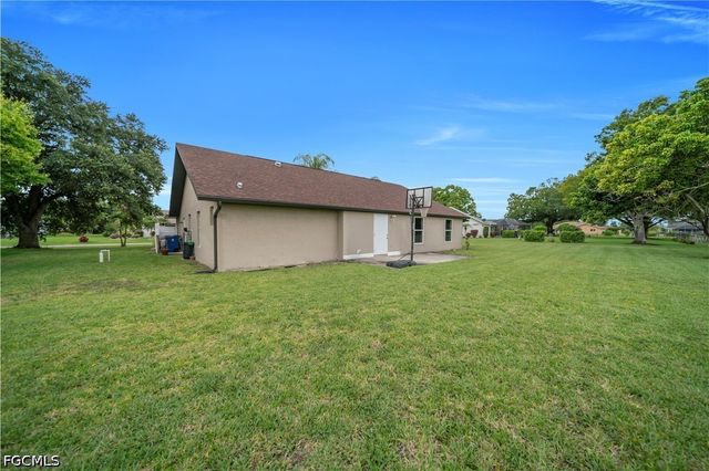 538 Whispering Wind BEND, Lehigh Acres, FL 33974