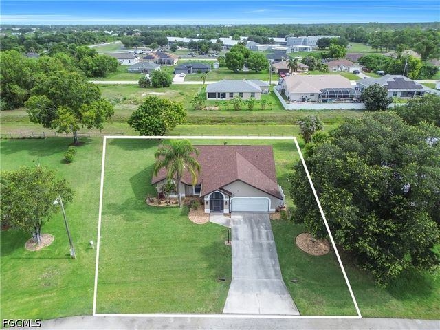 538 Whispering Wind BEND, Lehigh Acres, FL 33974