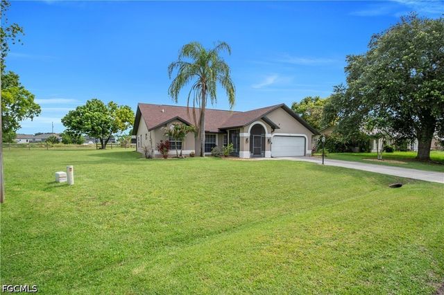 538 Whispering Wind BEND, Lehigh Acres, FL 33974