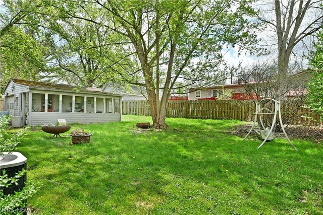 7374 Ranier Trail, Youngstown, OH 44512