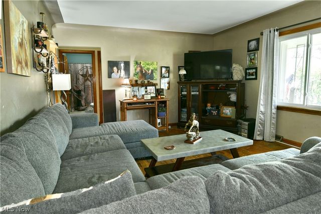 7374 Ranier Trail, Youngstown, OH 44512