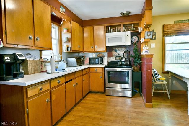 7374 Ranier Trail, Youngstown, OH 44512