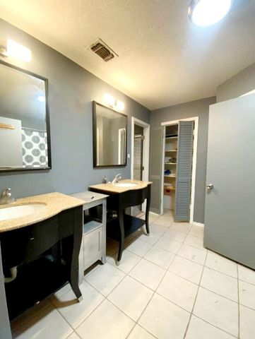 1045 S Pepperidge Drive, Lancaster, TX 75134