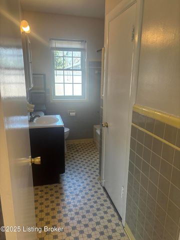 3802 Nanz Ave 8, Louisville, KY 40207