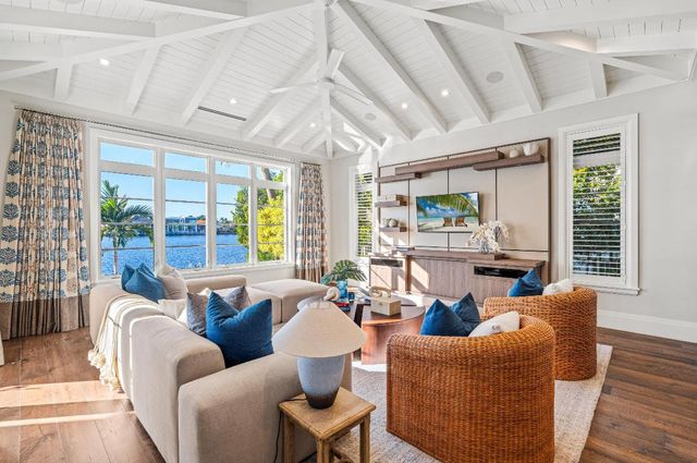 1002 Seasage Drive, Delray Beach, FL 33483