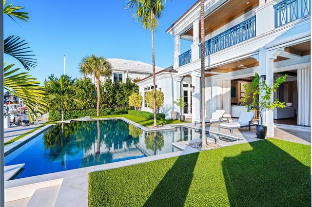 1002 Seasage Drive, Delray Beach, FL 33483