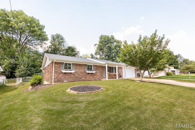 117 Williamsburg Drive, Belleville, IL 62221