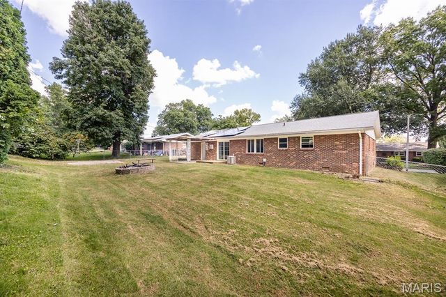 117 Williamsburg Drive, Belleville, IL 62221