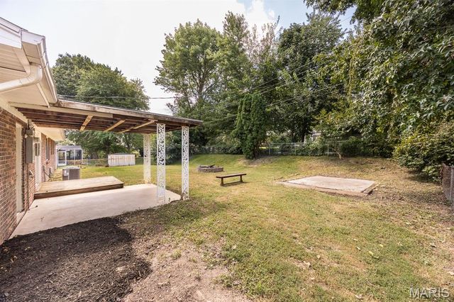 117 Williamsburg Drive, Belleville, IL 62221