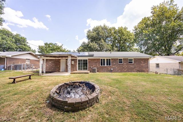 117 Williamsburg Drive, Belleville, IL 62221