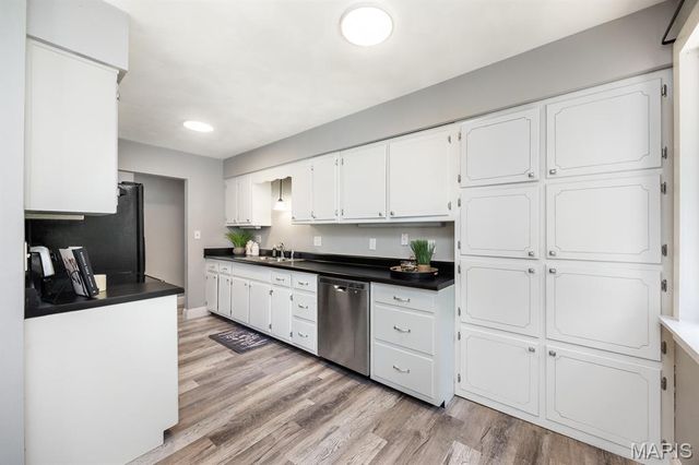 117 Williamsburg Drive, Belleville, IL 62221
